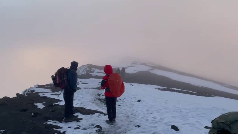 How Do I Choose a Reliable Guide for Climbing Kilimanjaro